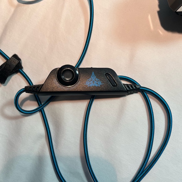 Black and Blue Bengo Gaming Headset Noise Cancelling Over Ear with Mic - Picture 6 of 7